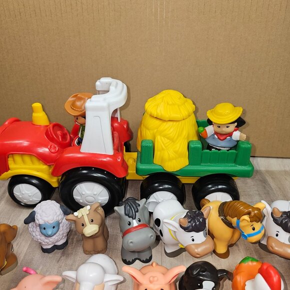 Little People Tractor Farm Animals Figures Farmer Lot Cow Dog Horse Pig Music - Picture 10 of 13
